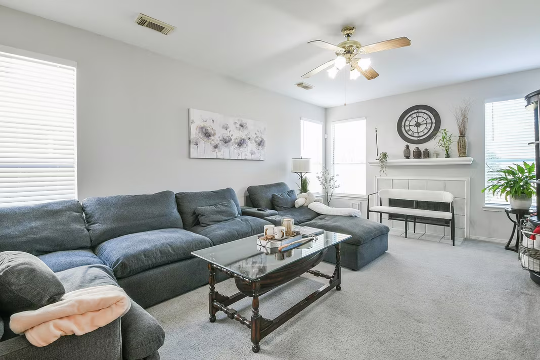 Photo 5 of 8623 Rose Garden Drive, Houston, TX