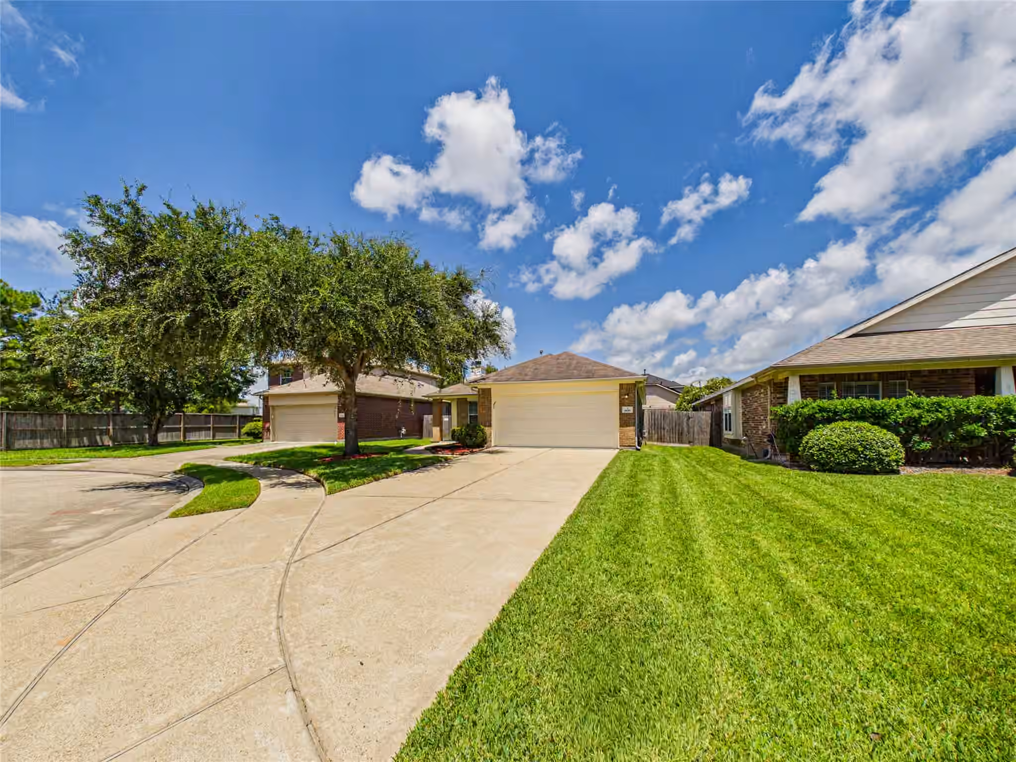 Photo 4 of 806 Rocky Rose Court, La Marque, TX
