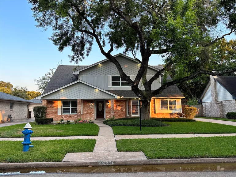 Photo 3 of 9223 Petersham Drive, Houston, TX