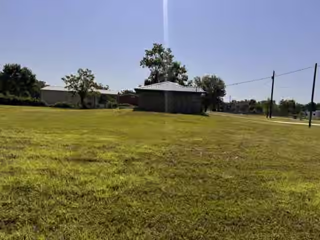 Photo 5 of 101 Smilie Crossing, Angleton, TX