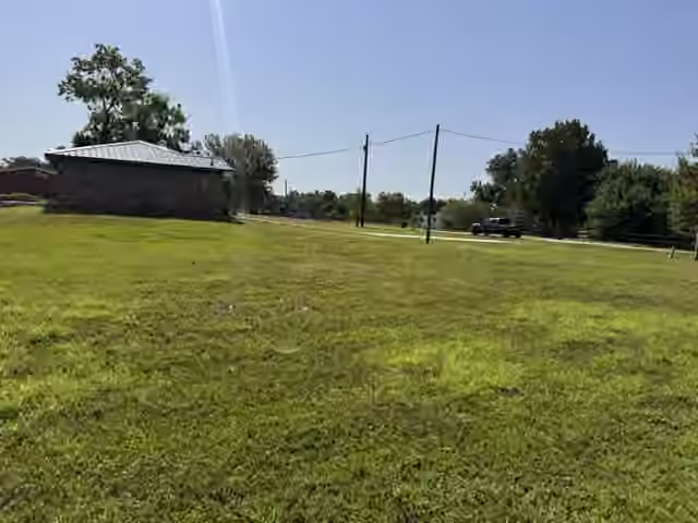 Photo 6 of 101 Smilie Crossing, Angleton, TX