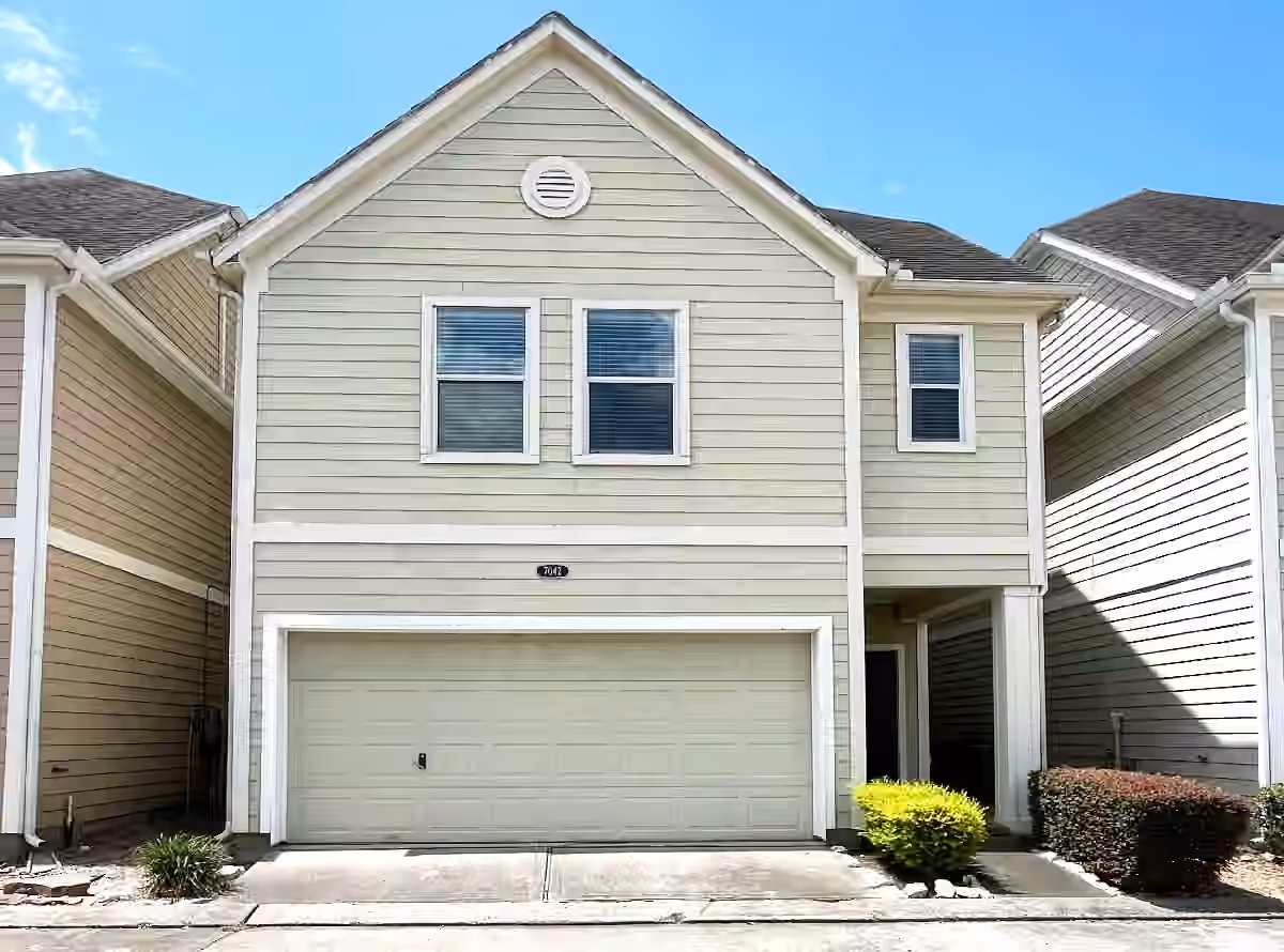 Photo 3 of 7042 Plum Creek Terrace Lane, Houston, TX