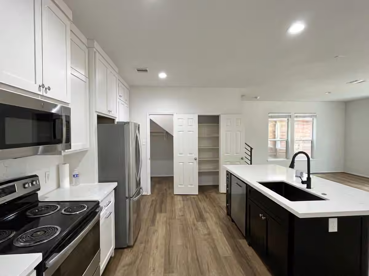 Photo 6 of 7042 Plum Creek Terrace Lane, Houston, TX