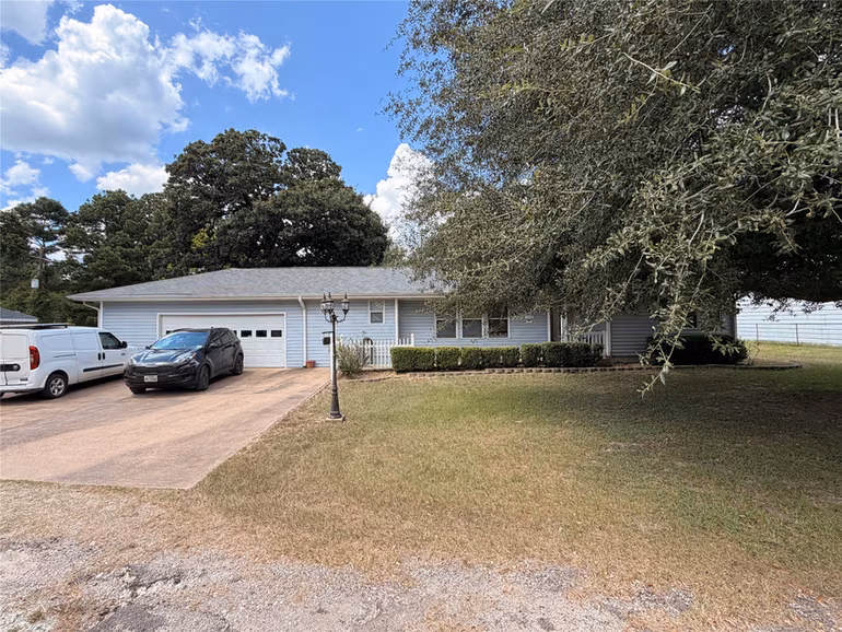 Photo of 192 Moon Beam Drive, Trinity, TX 75862