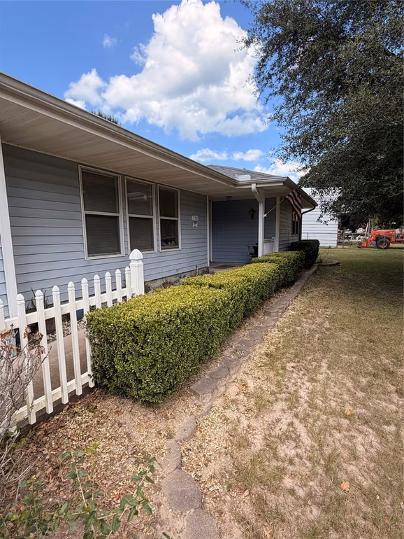 Photo 5 of 192 Moon Beam Drive, Trinity, TX