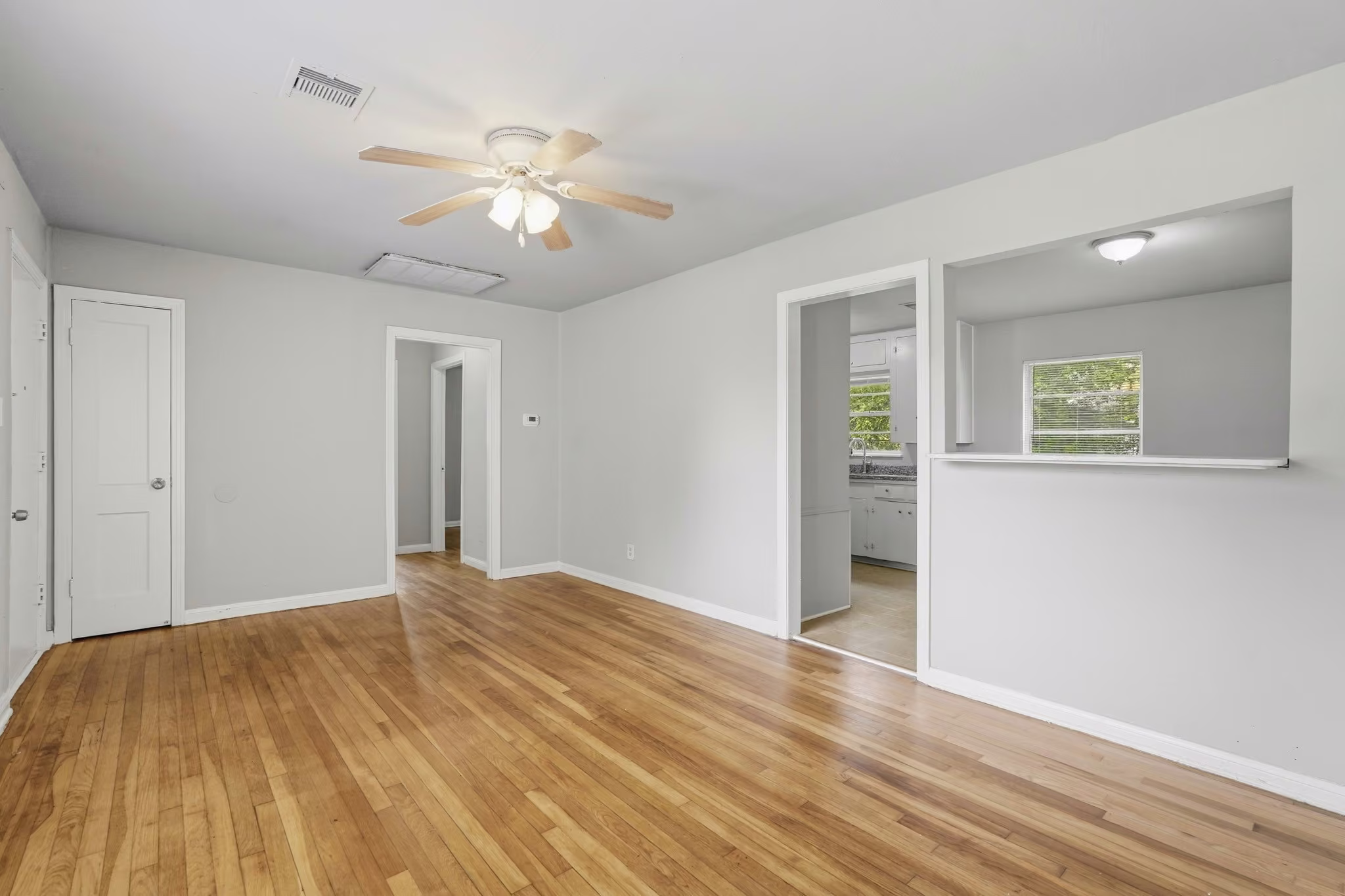 Photo 3 of 5530 Shamrock Street, Houston, TX