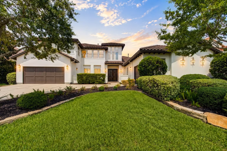 Photo of 94 Gildwood Place, Tomball, TX 77375
