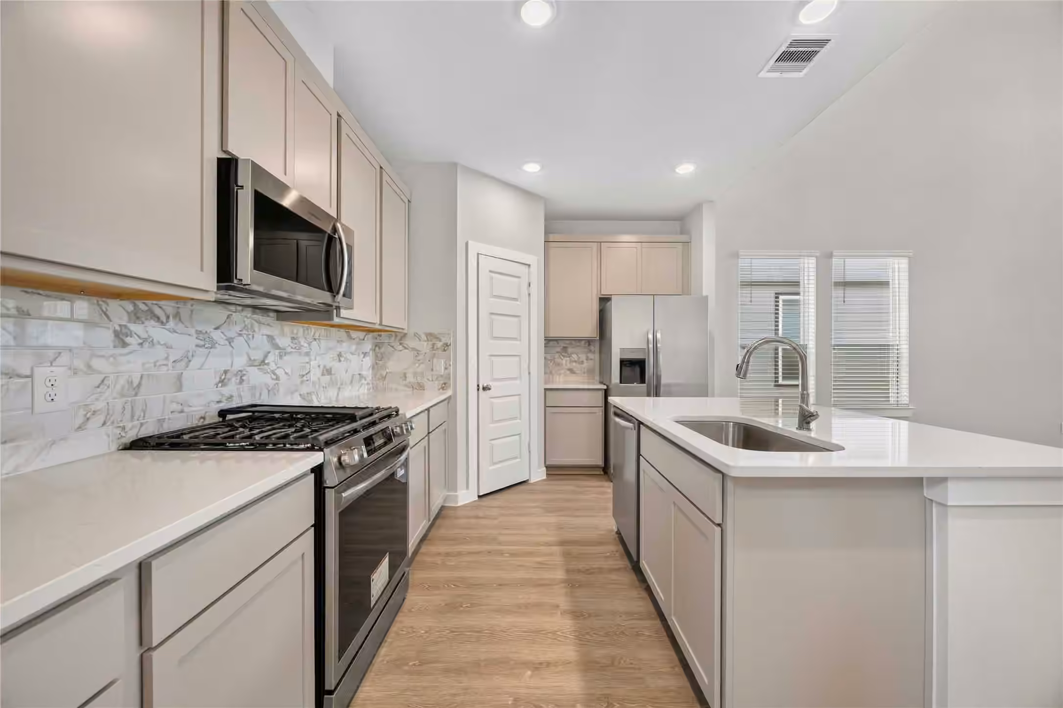 Photo 6 of 530 Tejas Village Parkway, Beasley, TX
