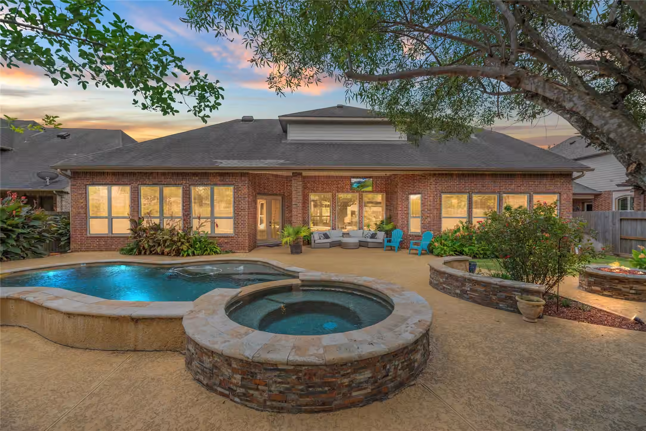 Photo 2 of 6115 Duke Trail Lane, Sugar Land, TX