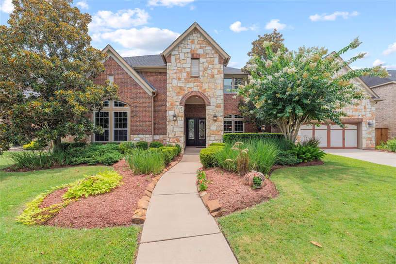 Photo 3 of 6115 Duke Trail Lane, Sugar Land, TX