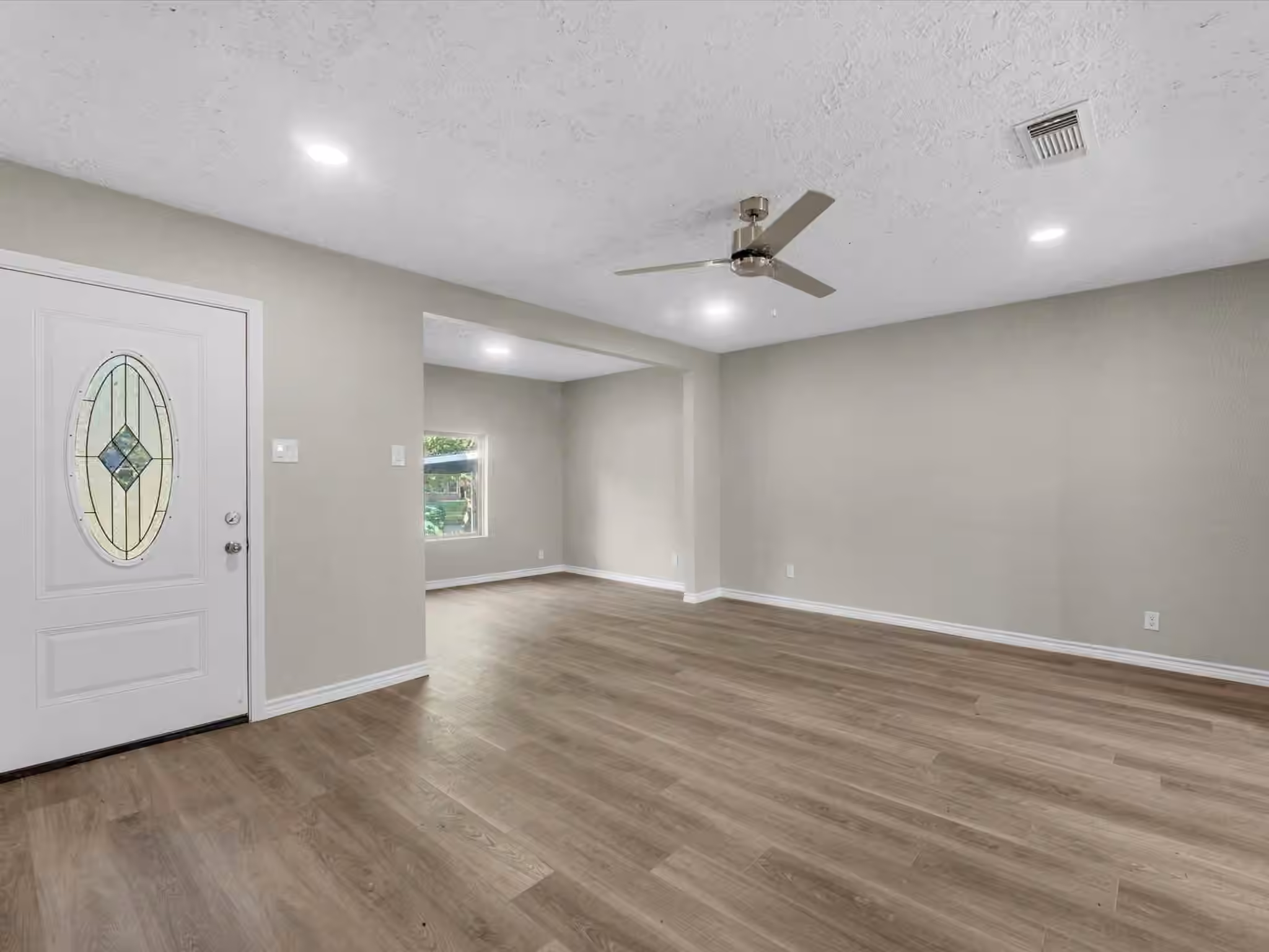Photo 4 of 4513 Normandy Way, Houston, TX