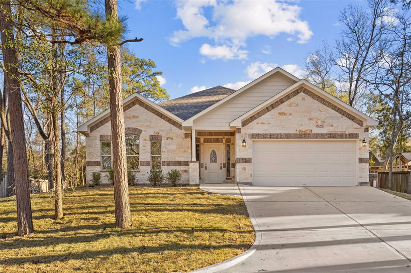 Photo of 512 Sandy Oaks Drive, Huntsville, TX 77340