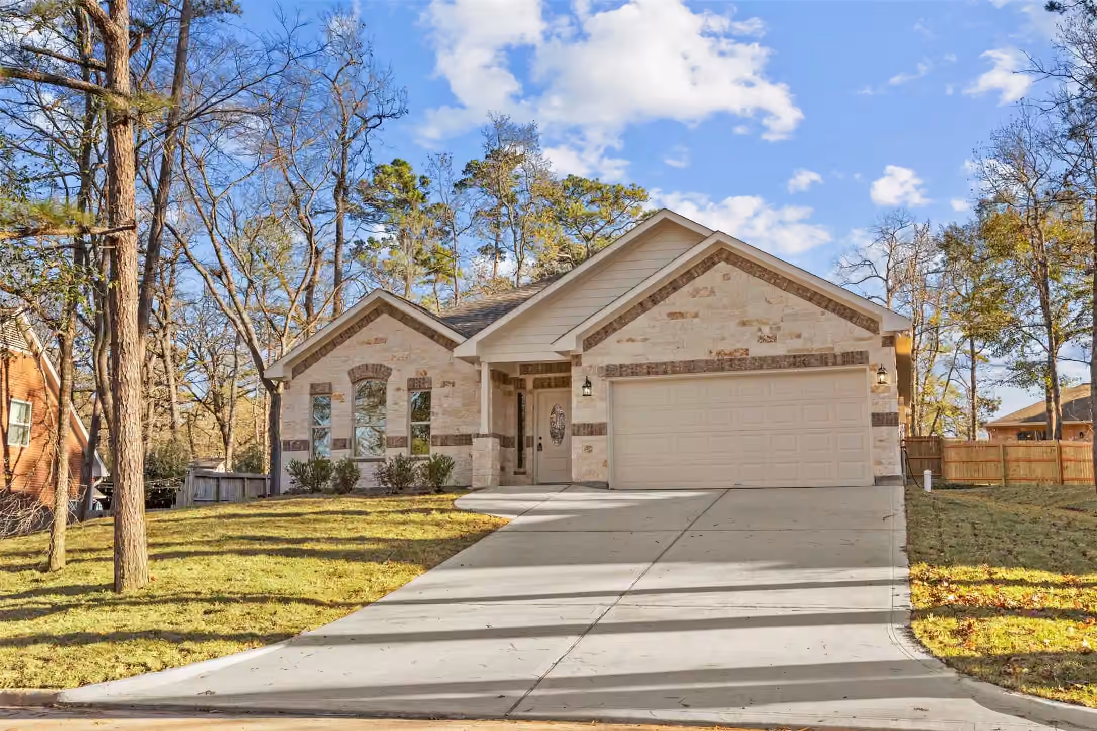 Photo 4 of 512 Sandy Oaks Drive, Huntsville, TX