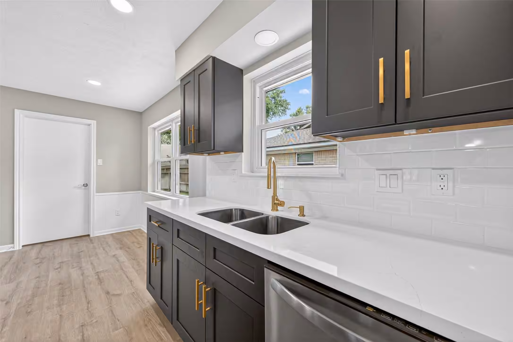 Photo 7 of 1307 Hitherfield Drive, Sugar Land, TX