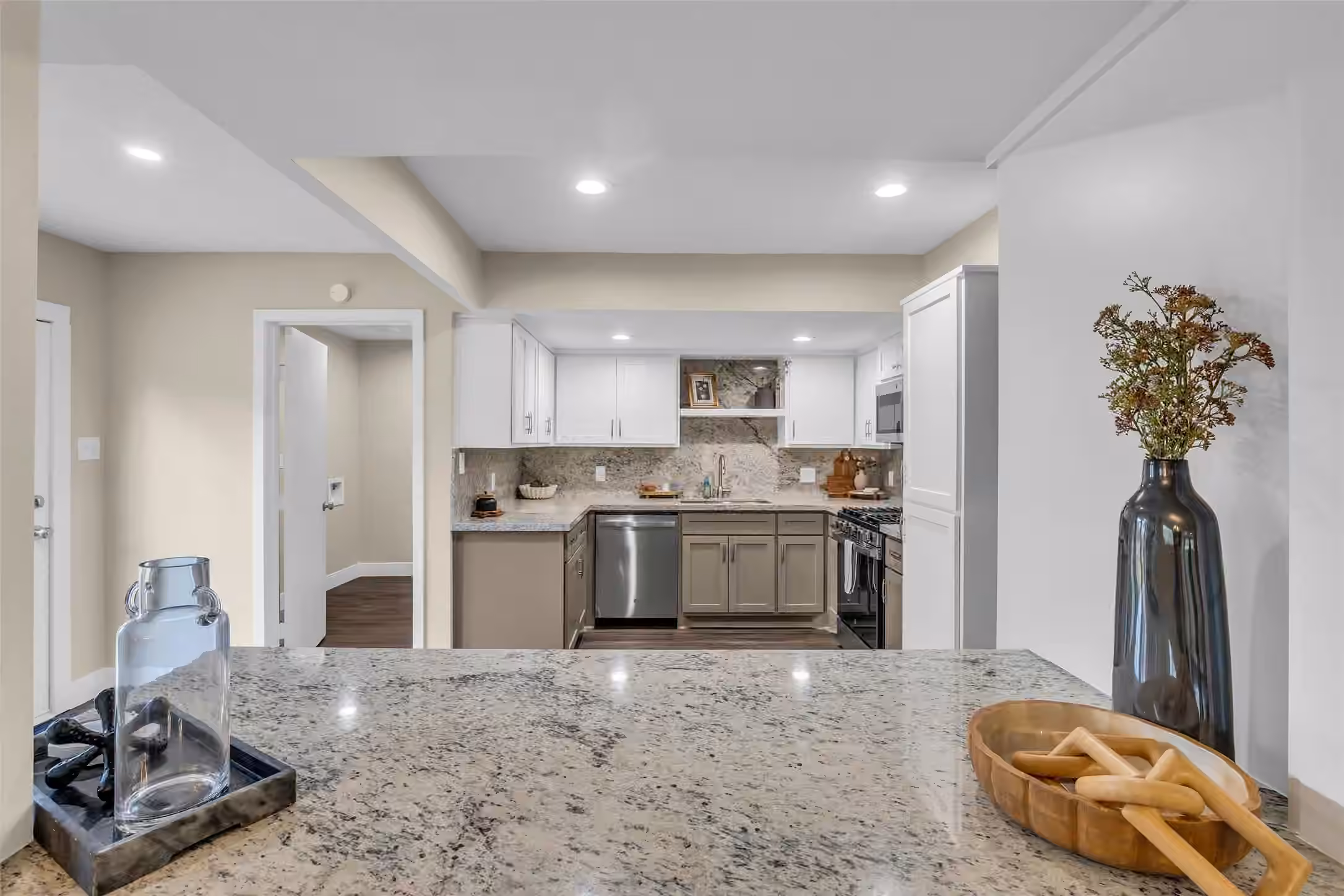 Photo 5 of 1810 N Red Cedar Circle, The Woodlands, TX