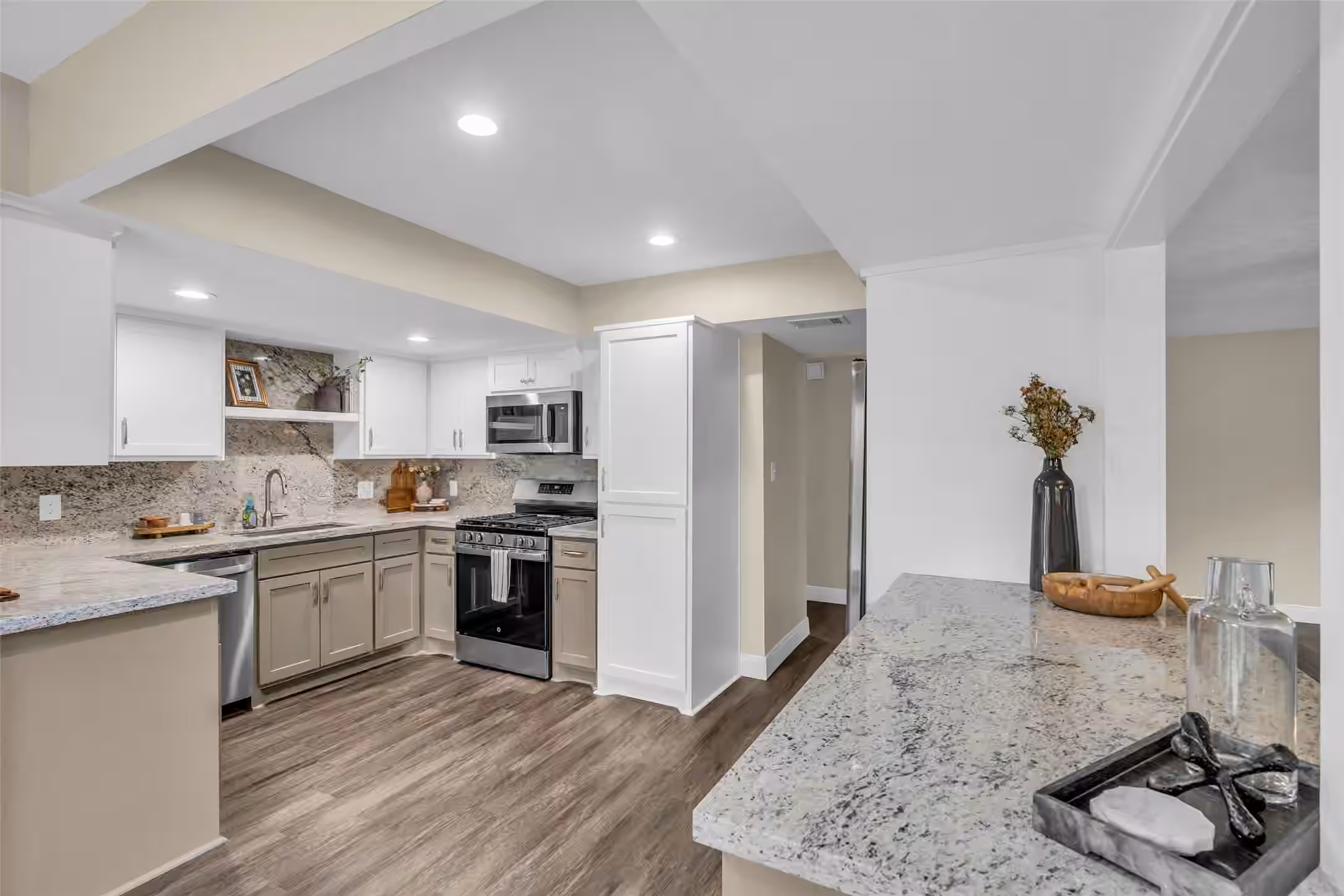 Photo 6 of 1810 N Red Cedar Circle, The Woodlands, TX
