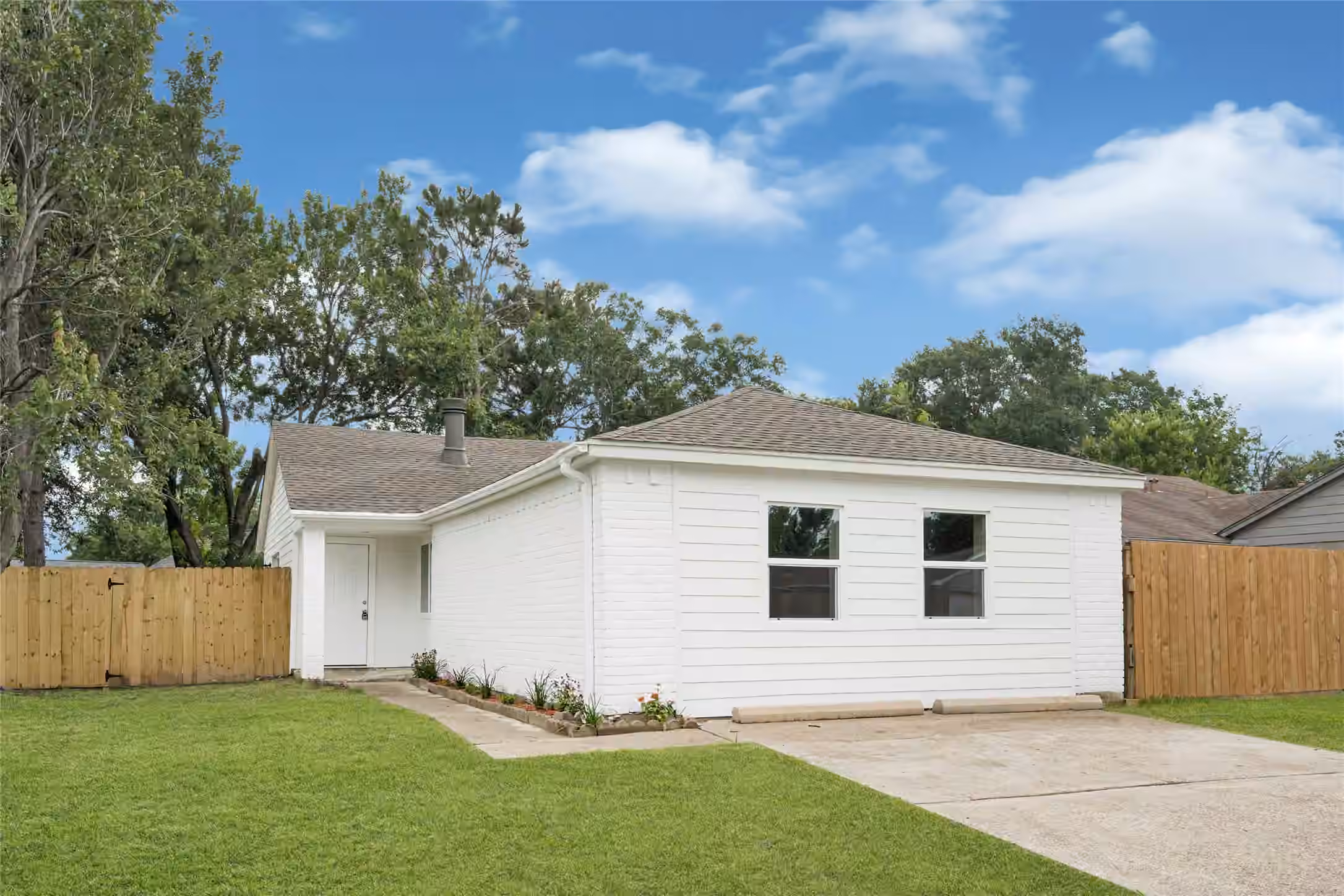 Photo 2 of 5314 Gayla Lane, Baytown, TX