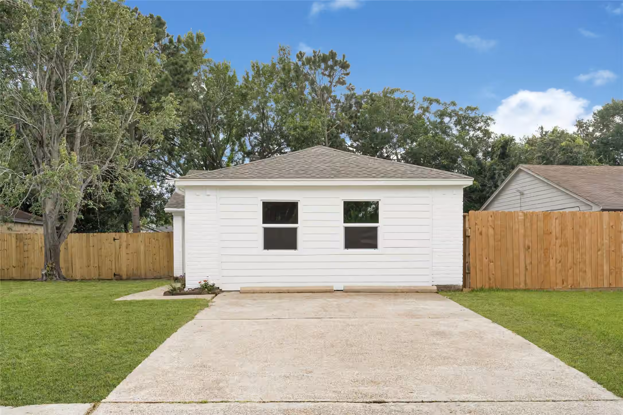 Photo 3 of 5314 Gayla Lane, Baytown, TX