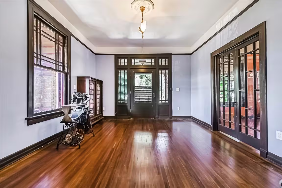 Photo 3 of 2911 Broadway Street, Galveston, TX