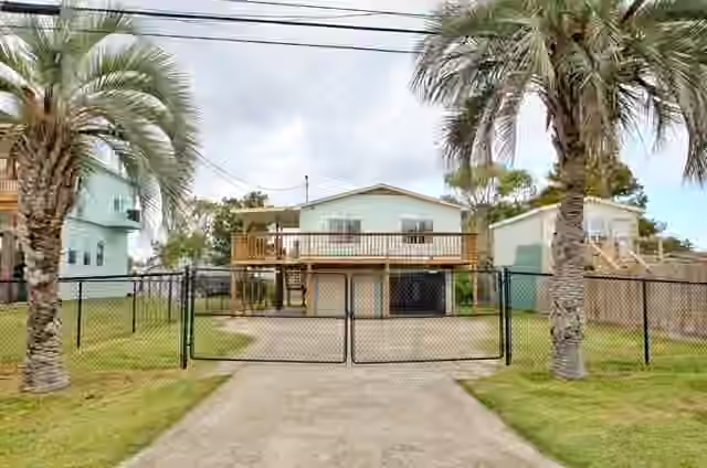 Photo of 1112 7th Street, San Leon, TX