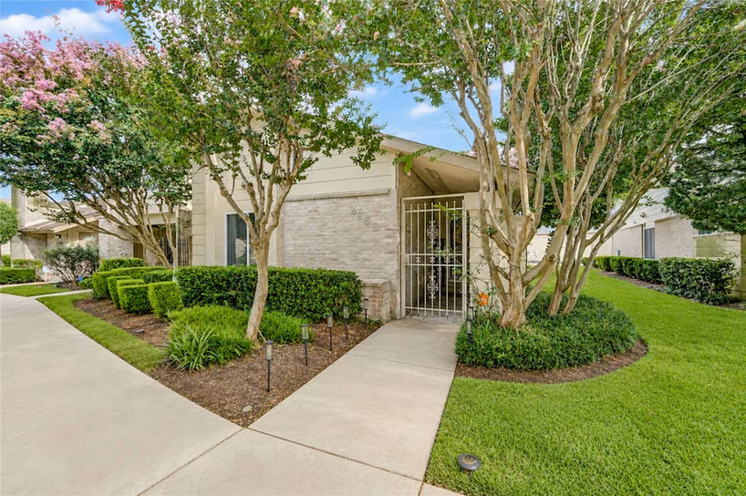 Photo of 2958 Meadowgrass Lane, Houston, TX
