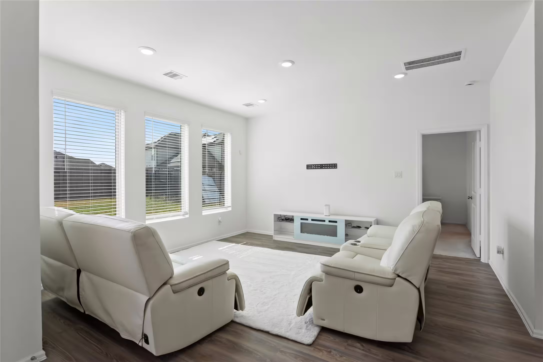 Photo 7 of 15338 Majestic Knight Drive, Houston, TX