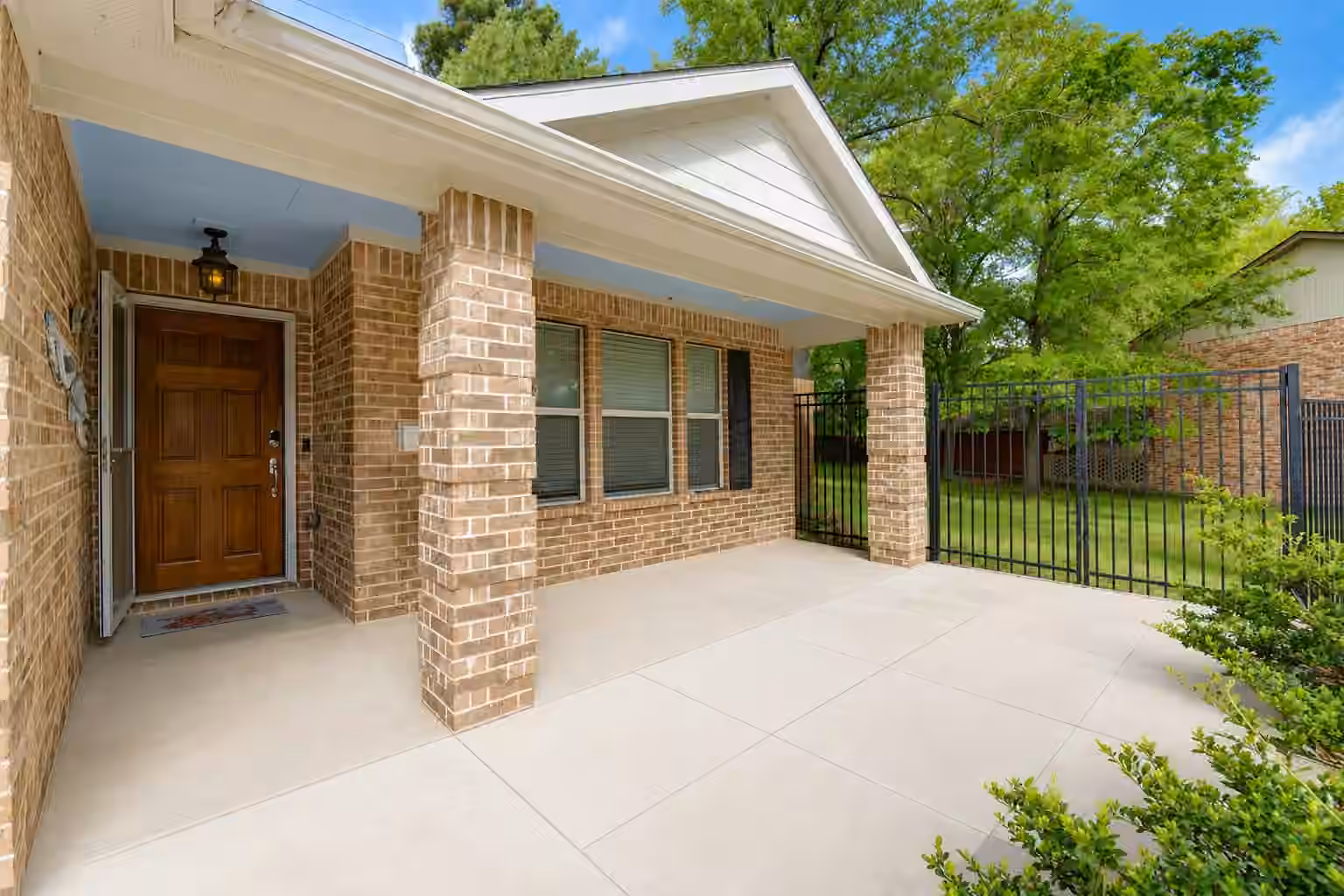 Photo of 3619 Woodland Lane, Montgomery, TX 77356