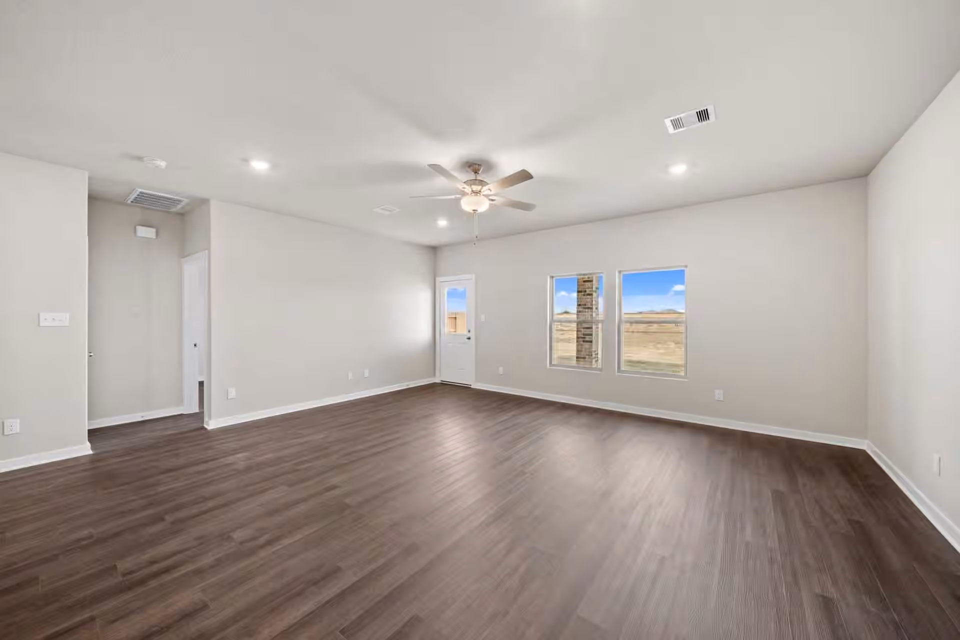 Photo 7 of 19026 Cetara Villa Drive, Hockley, TX