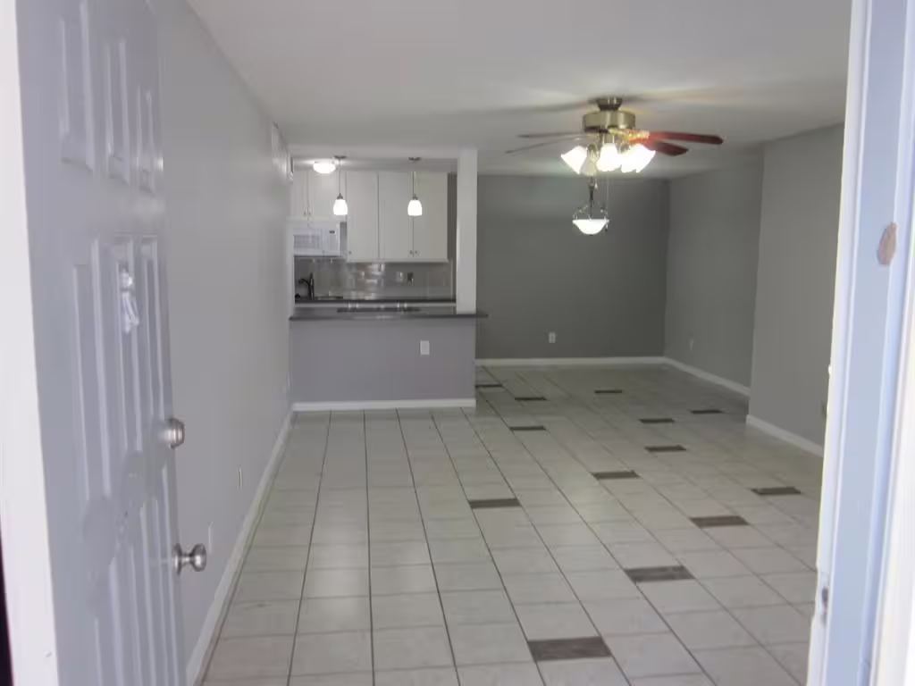 Photo 3 of 9797 Leawood Boulevard 1411, Houston, TX