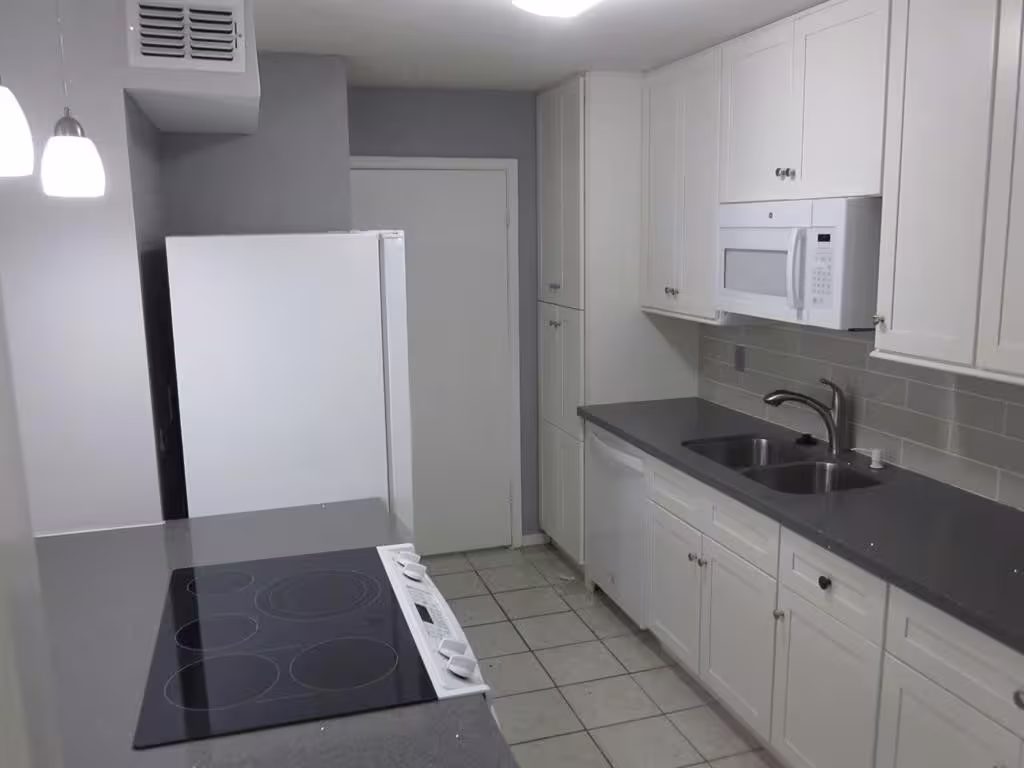 Photo 6 of 9797 Leawood Boulevard 1411, Houston, TX