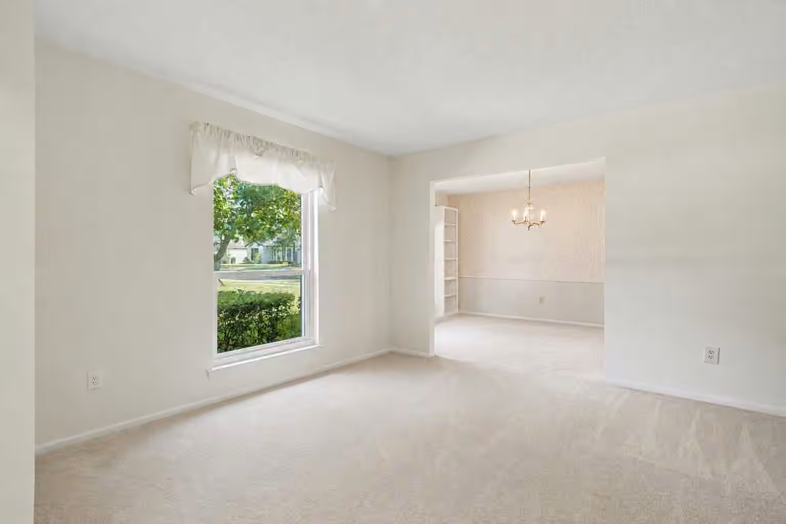 Photo 5 of 1010 Beachcomber Lane, Houston, TX