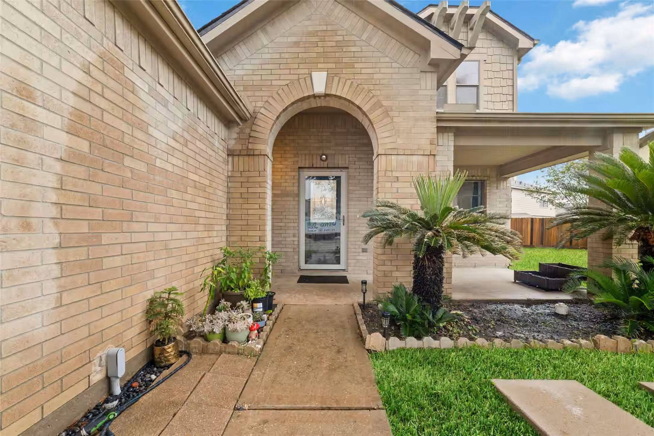 Photo 2 of 527 Remington Point Court, Houston, TX