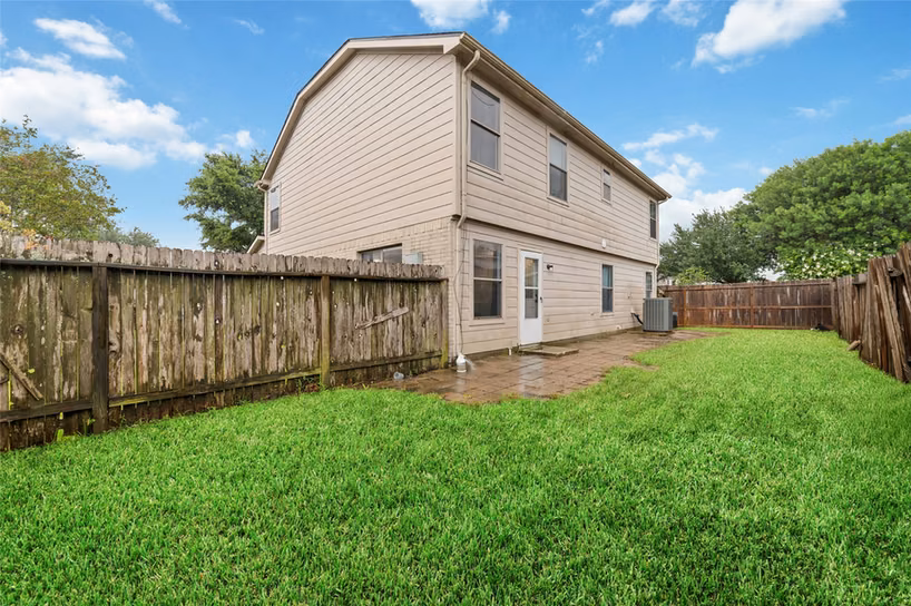 Photo 4 of 527 Remington Point Court, Houston, TX