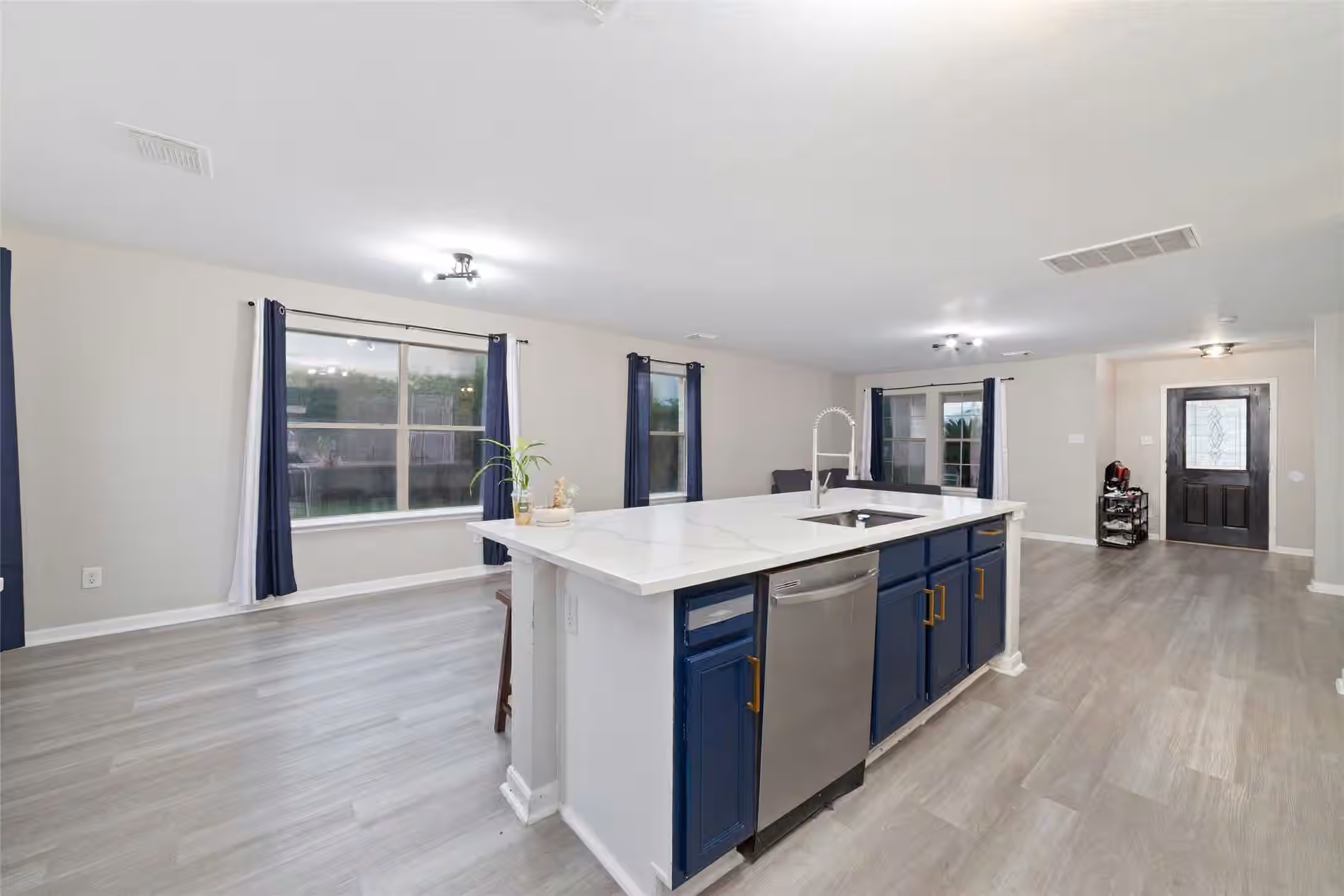 Photo 7 of 527 Remington Point Court, Houston, TX