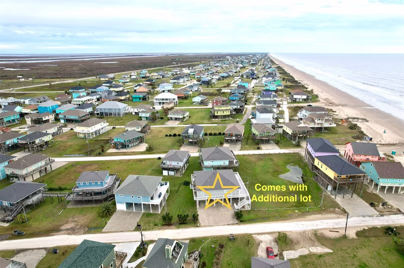Photo 3 of 956 S Redfish Street, Crystal Beach, TX