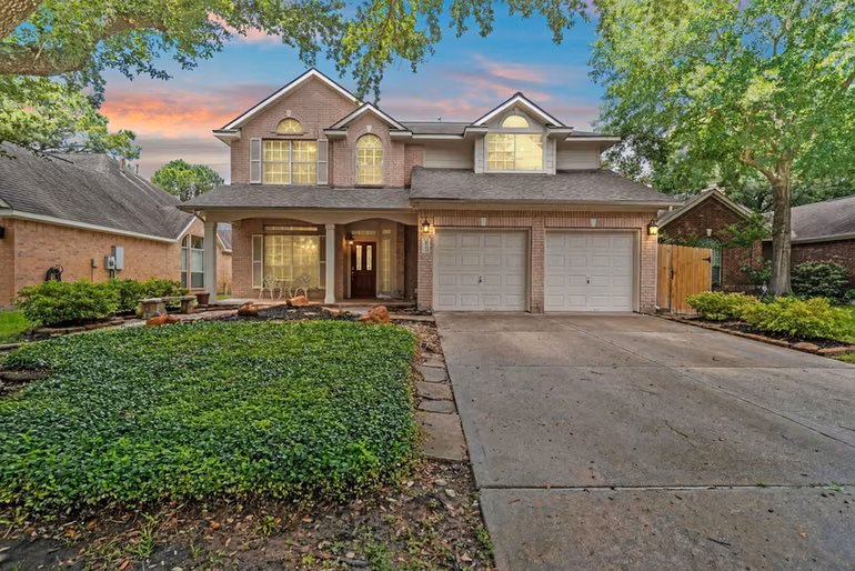 Photo 2 of 13507 Pepperbush Court, Houston, TX