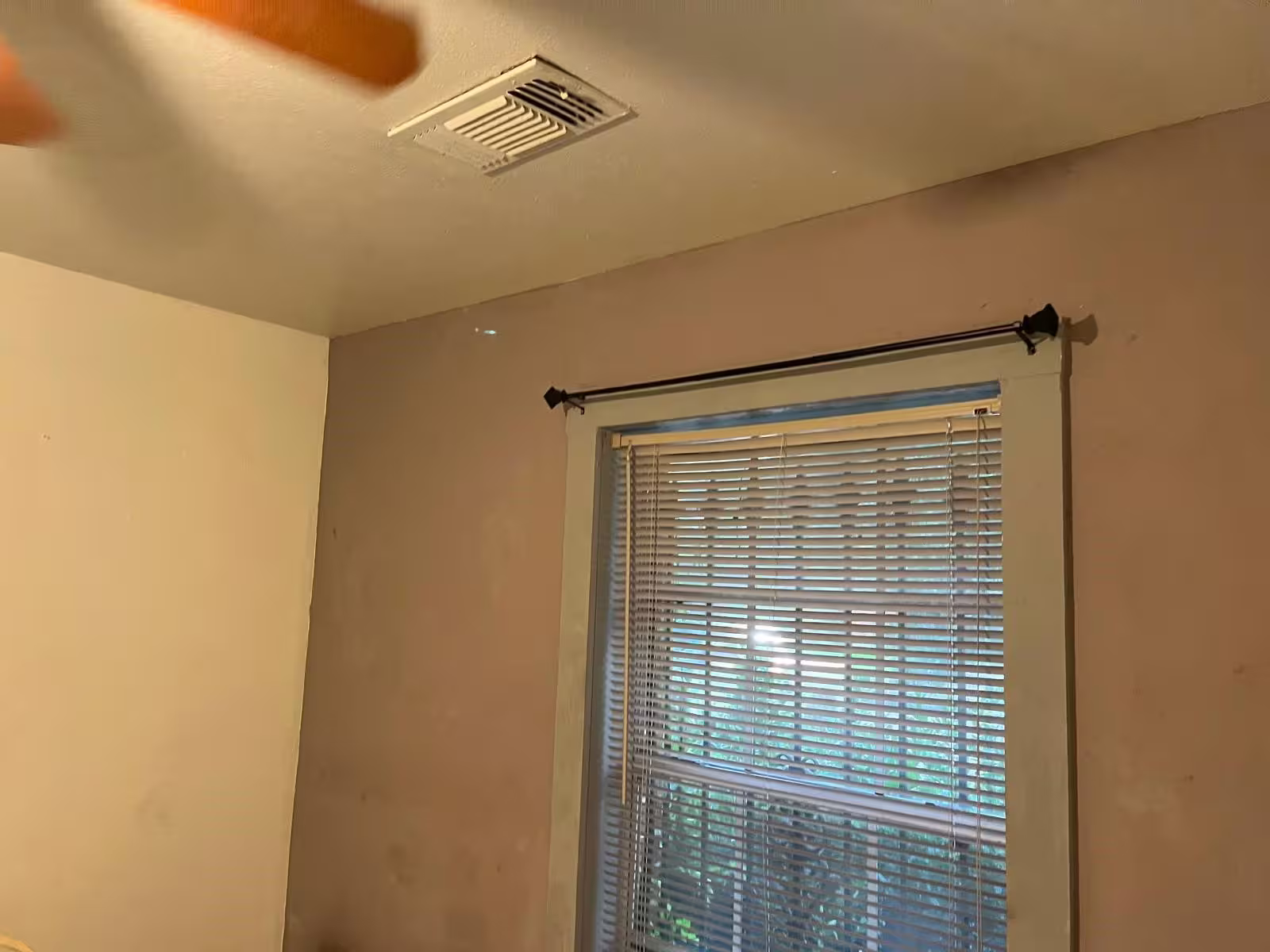 Photo 4 of 9810 Guest Street, Houston, TX