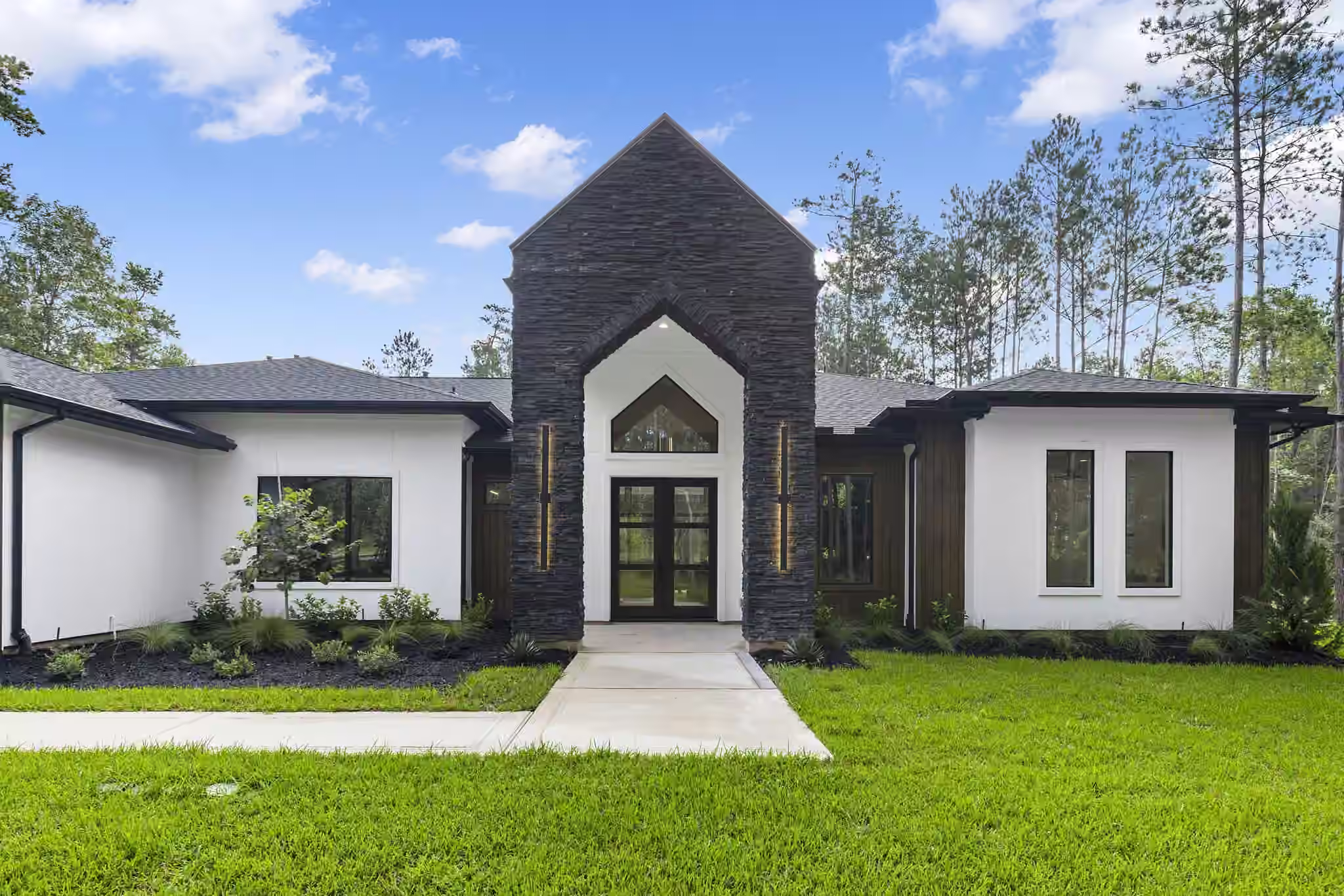 Photo 4 of 15868 Wooded Trail Way, Willis, TX