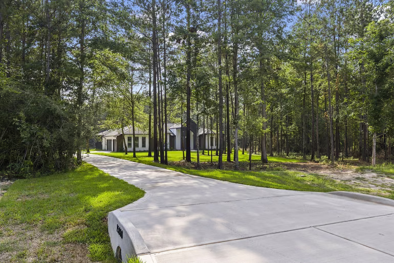 Photo 5 of 15868 Wooded Trail Way, Willis, TX