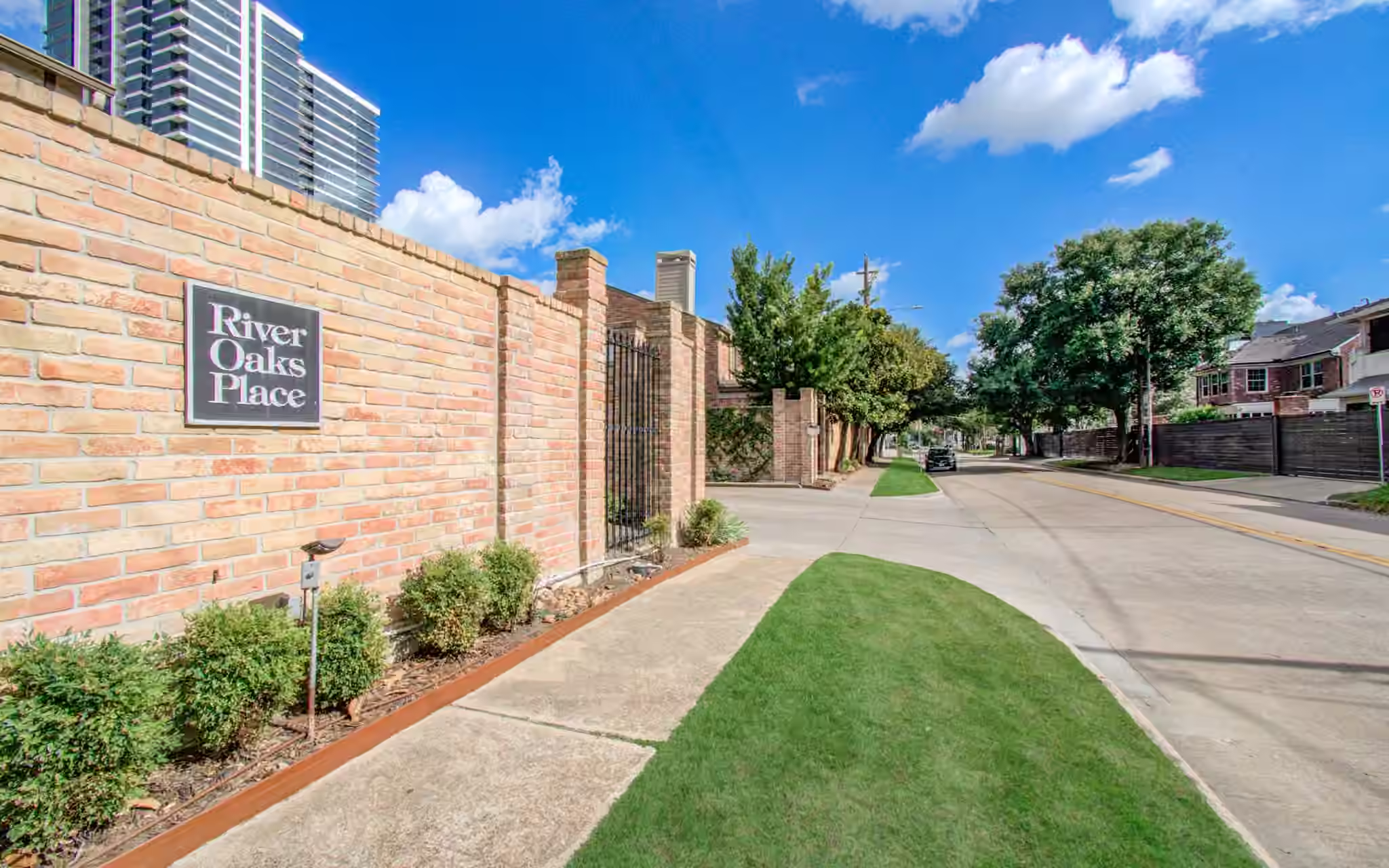 Photo 4 of 1201 Mcduffie Street 206, Houston, TX