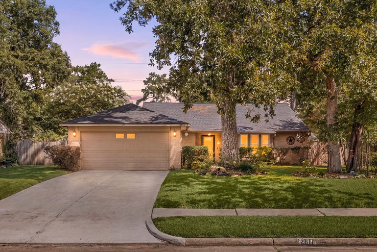 Photo of 2811 Whispering Springs Drive, Spring, TX