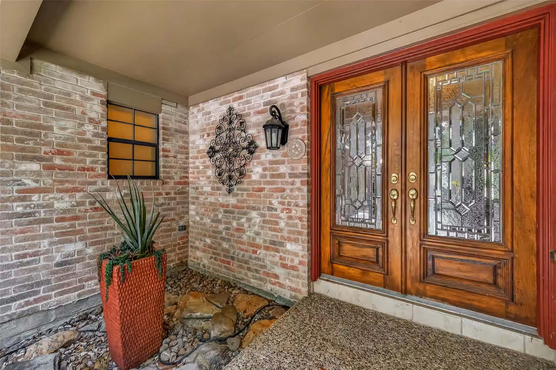 Photo 3 of 303 Longview Drive, Sugar Land, TX