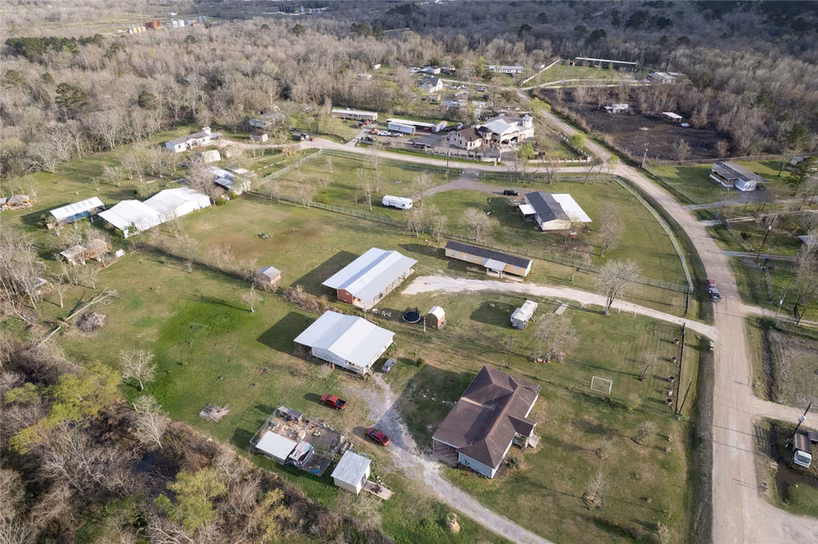 Photo 6 of 477 County Road 4902, Dayton, TX