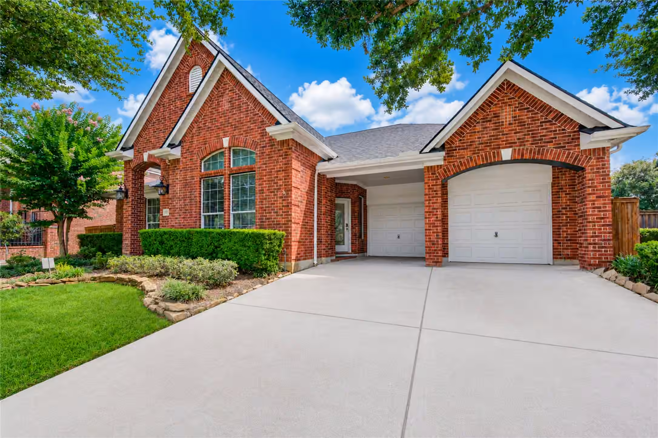 Photo 2 of 9706 Rollinson Park Drive, Spring, TX
