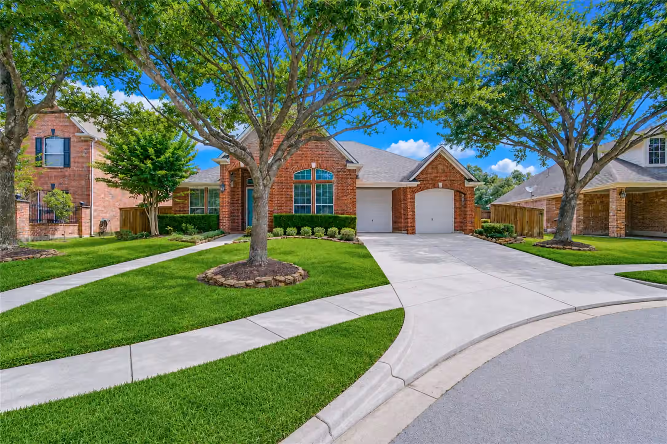 Photo 4 of 9706 Rollinson Park Drive, Spring, TX