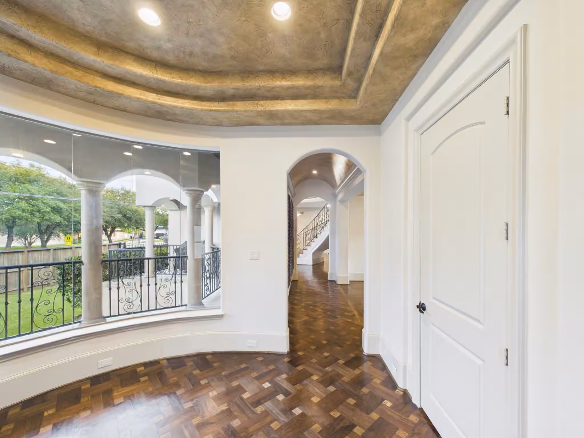 Photo 3 of 4003 Dumbarton Street, Houston, TX