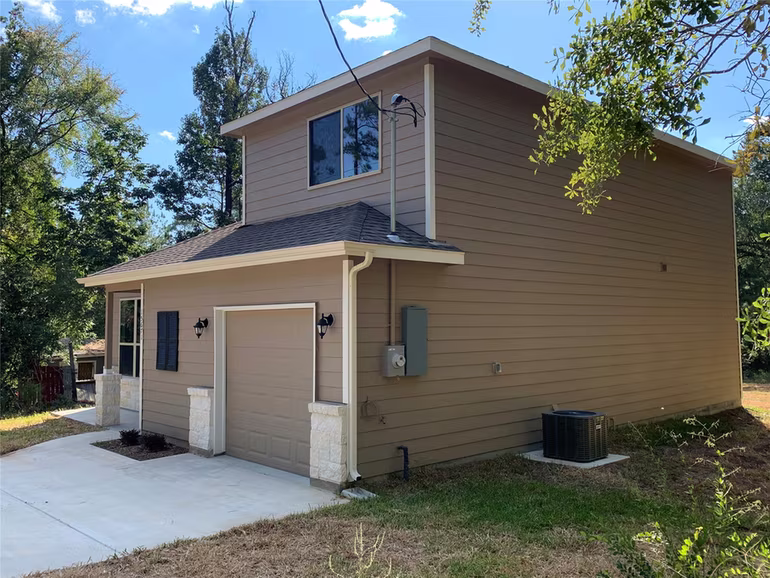 Photo 4 of 15671 Oak Drive, Montgomery, TX