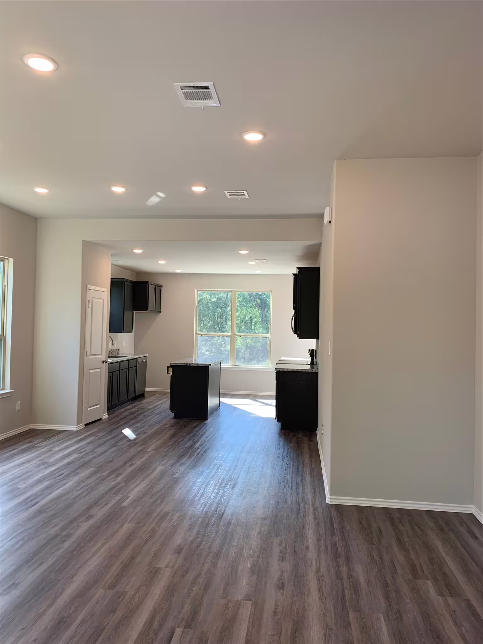 Photo 5 of 15671 Oak Drive, Montgomery, TX