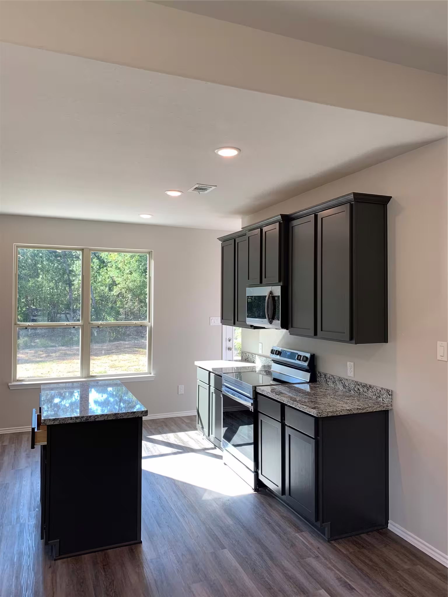 Photo 7 of 15671 Oak Drive, Montgomery, TX