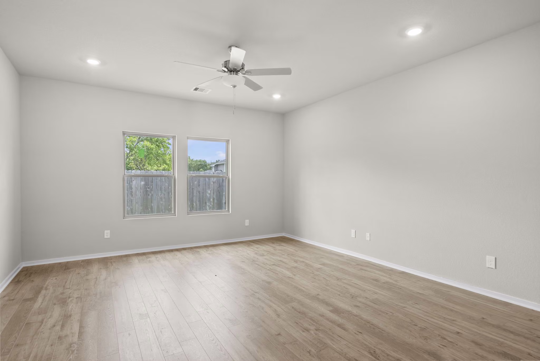 Photo 7 of 2784 Portugal Laurel Drive, Alvin, TX